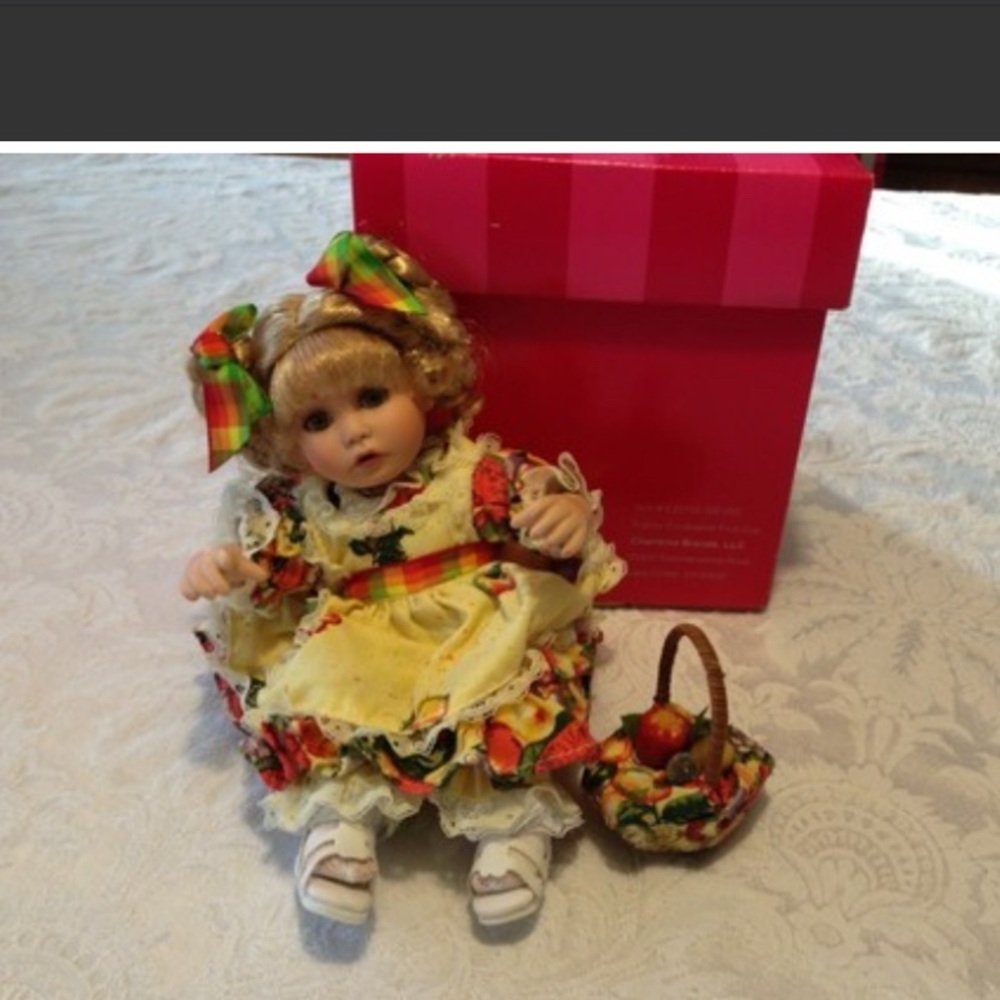 This is Marie Osmond Franny Fruitbasket Fruit Cup #5470.